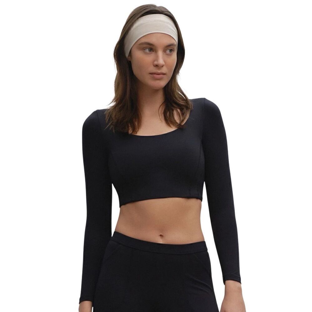 Norba long sleeve black crop top